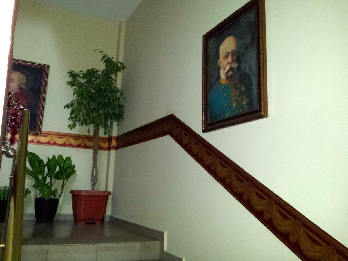Hotel Triumph Nova Zagora Εξωτερικό φωτογραφία