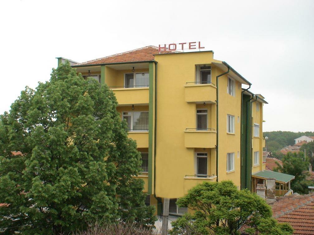 Hotel Triumph Nova Zagora Εξωτερικό φωτογραφία